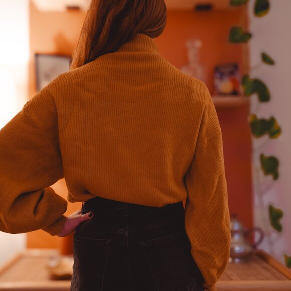 Vintage Yellow Sweater - Picture 2 of 3